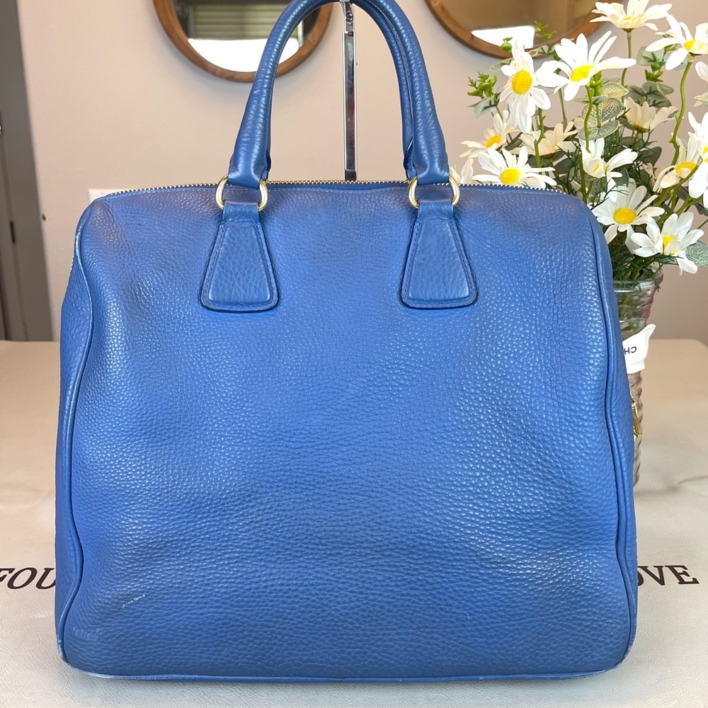 Prada blue leather Saffiano Lux Satchel Handbag - Picture 3 of 16
